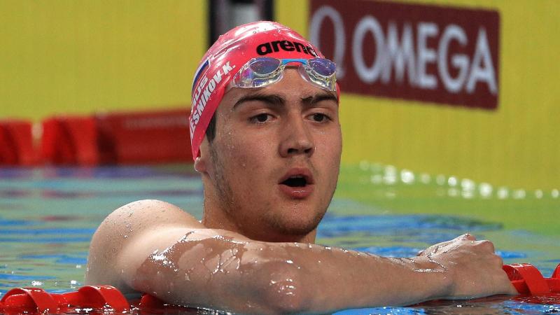 Военнослужащий Росгвардии установил новый рекорд на чемпионате России по плаванию в Казани