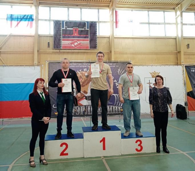 В Марий Эл сотрудник Росгвардии завоевал очередное «серебро» в соревнованиях по пауэрлифтингу