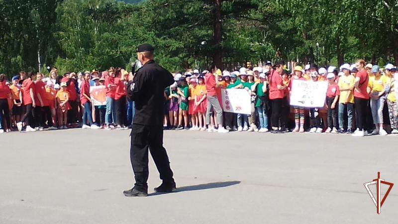 На Южном Урале у школьников начались «Каникулы с Росгвардией»