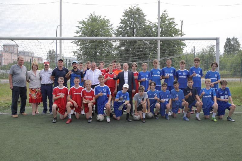 Михаил Романов посетил тренировку футбольной команды СШОР №2 Невского района