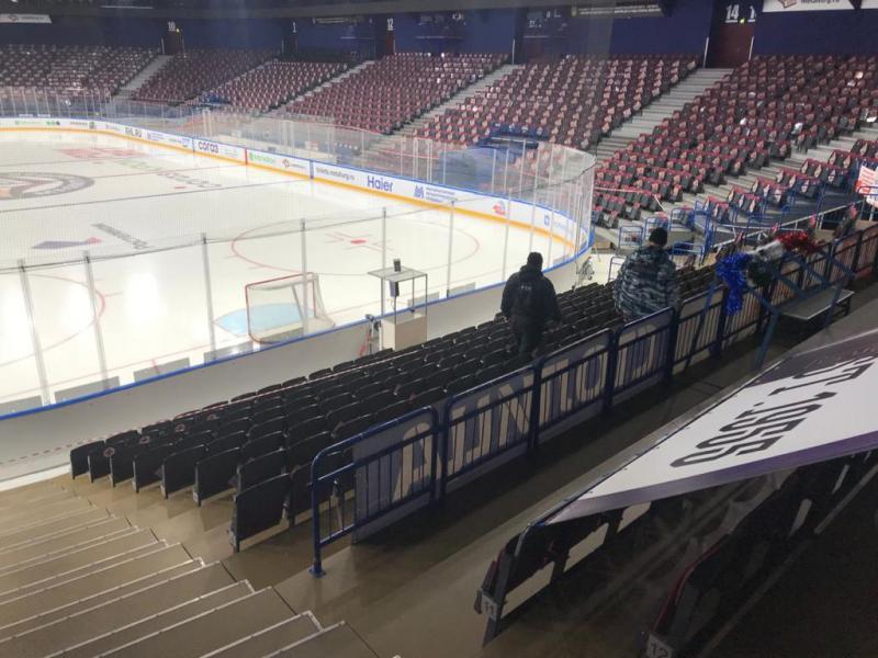 Бойцы ОМОН «Атом» участвуют в охране общественного порядка матча КХЛ в Челябинске