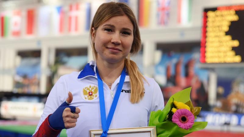 Офицер Росгвардии удостоена чести нести знамя российской команды на открытии зимней Олимпиады-2022