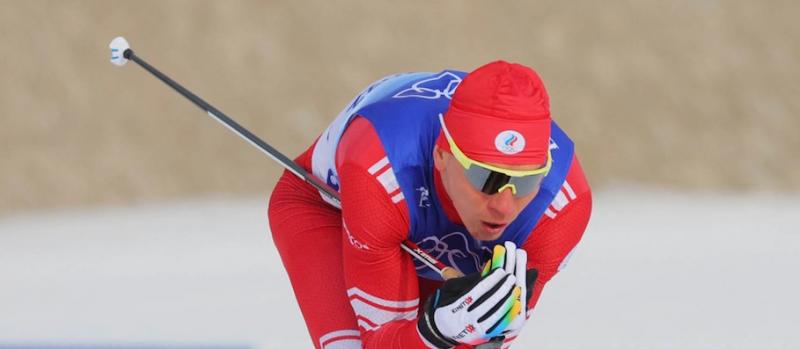 Генерал армии Виктор Золотов поздравил лыжника-росгвардейца Александра Большунова с серебряной медалью в Олимпийской гонке на 15 км