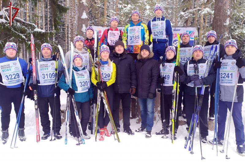 В Удмуртии военнослужащие Росгвардии приняли участие в лыжной гонке «Лыжня России-2022»