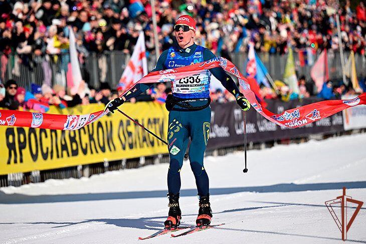 Офицеры Росгвардии стали победителями 15-го Дёминского лыжного марафона на 50 км.
