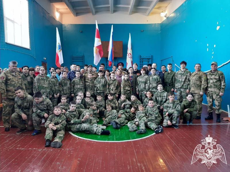 Воспитанники «Гвардейской смены» и офицеры Росгвардии приняли участие в военно-спортивной игре