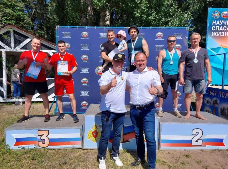 Сотрудники Росгвардии приняли участие в соревнованиях  по водно-спасательному силовому многоборью в Ярославле