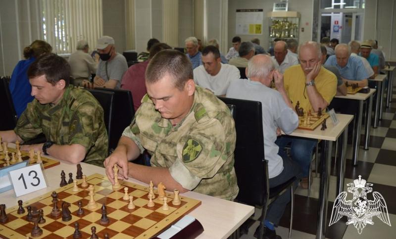 Росгвардия в Тюмени провела спортивное мероприятие, посвящённое Международному дню шахмат