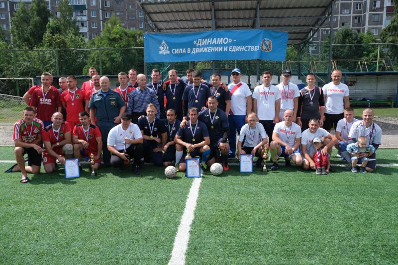 В Курске команда  Росгвардии стала призером соревнований по мини-футболу