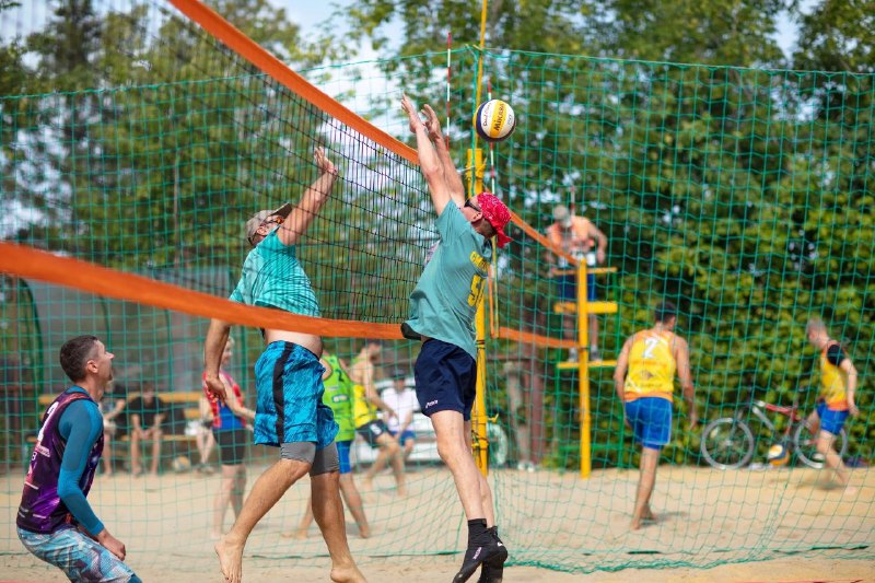 Фонд «Милосердие» открыл на Урале новую волейбольную площадку