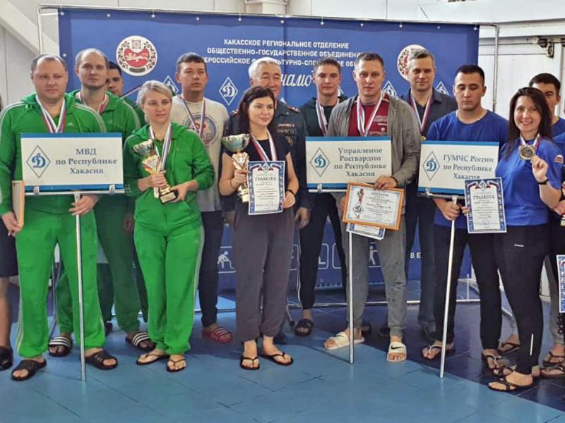 Росгвардейцы стали победителями соревнований по плаванию в Хакасии