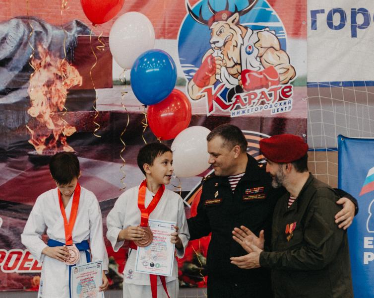 В Нижнем Новгороде офицер Росгвардии стал почетным гостем на турнире, посвященном героям специальной военной операции