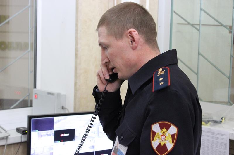 В Челябинске росгвардейцы задержали подозреваемого в краже
