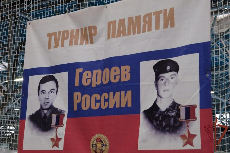 Воспитанники спортивных детских клубов Урала приняли участие в турнире по боксу памяти героев России.