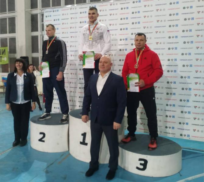 Офицер Росгвардии из Тамбова стал бронзовым призером всероссийского турнира по гиревому спорту в Калуге