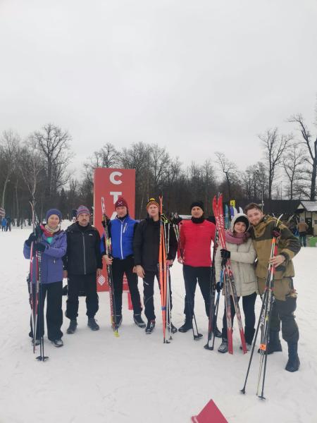 Сотрудники Московского авиацентра приняли участие в лыжных гонках