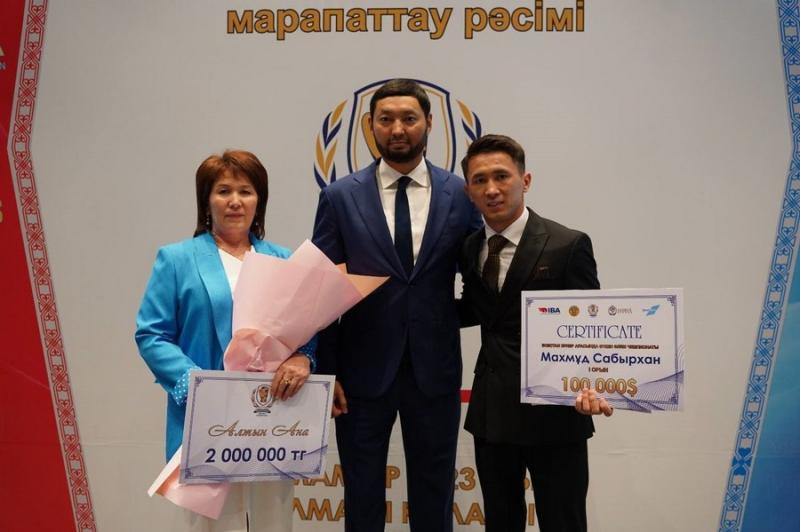Кенес Ракишев поблагодарил казахстанских боксеров за высокие достижения
