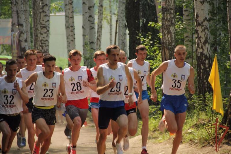 Сильнейшие легкоатлеты Росгвардии вышли на старт чемпионата войск в Екатеринбурге