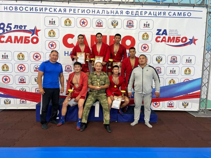 Команда Росгвардии из Тувы завоевала бронзу на Чемпионате Сибирского округа войск национальной гвардии по самбо