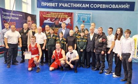 В Ульяновске офицер Росгвардии и воспитанники «Гвардейской смены»  посетили матчевую встречу по боксу