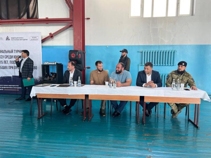 В Ингушетии росгвардеец принял участие в открытии регионального турнира по боксу