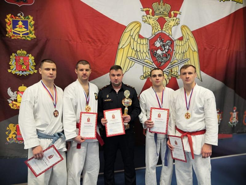 Тамбовские росгвардейцы стали серебряными призерами чемпионата по рукопашному бою в Москве