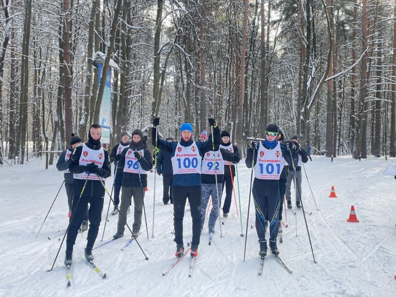 Сотрудники вневедомственной охраны Росгвардии приняли участие в соревнованиях по лыжным гонкам в Подмосковье