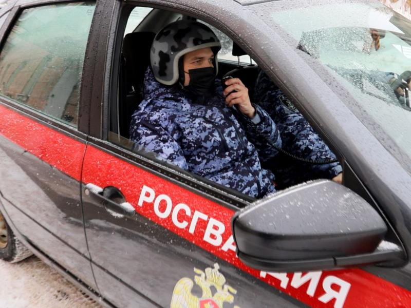 Новокузнецкие росгвардейцы задержали похитителя верхней одежды из спортивного магазина