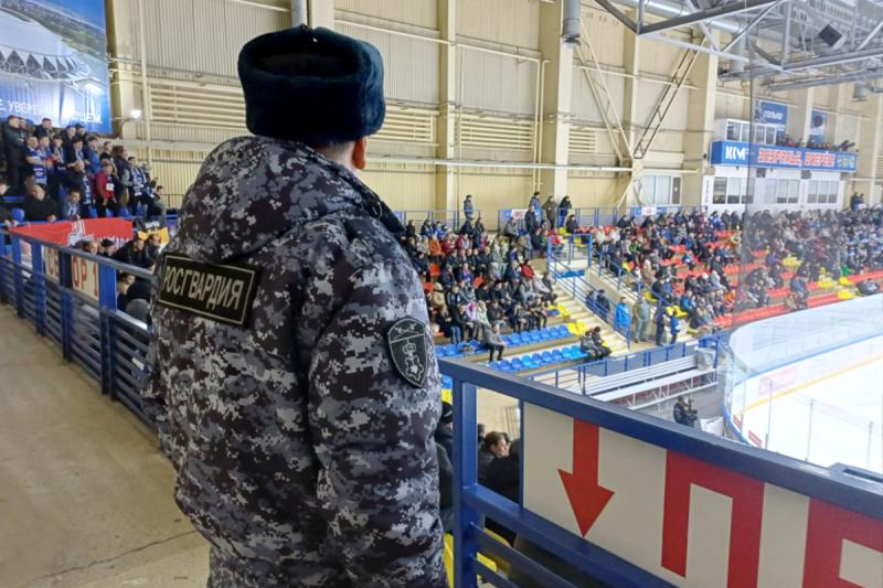 Росгвардейцы обеспечили правопорядок на матчах ВХЛ в Кургане