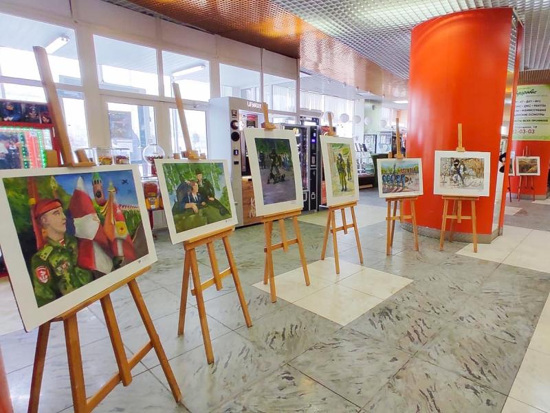 В Пензе при участии Росгвардии открылась художественная выставка «Есть такая профессия-Родину защищать»