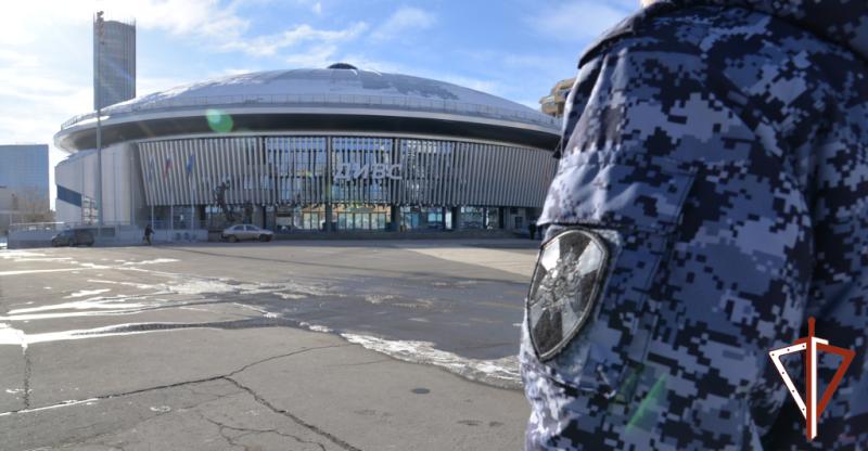 В Екатеринбурге Росгвардия обеспечила охрану порядка на матче чемпионата России по баскетболу