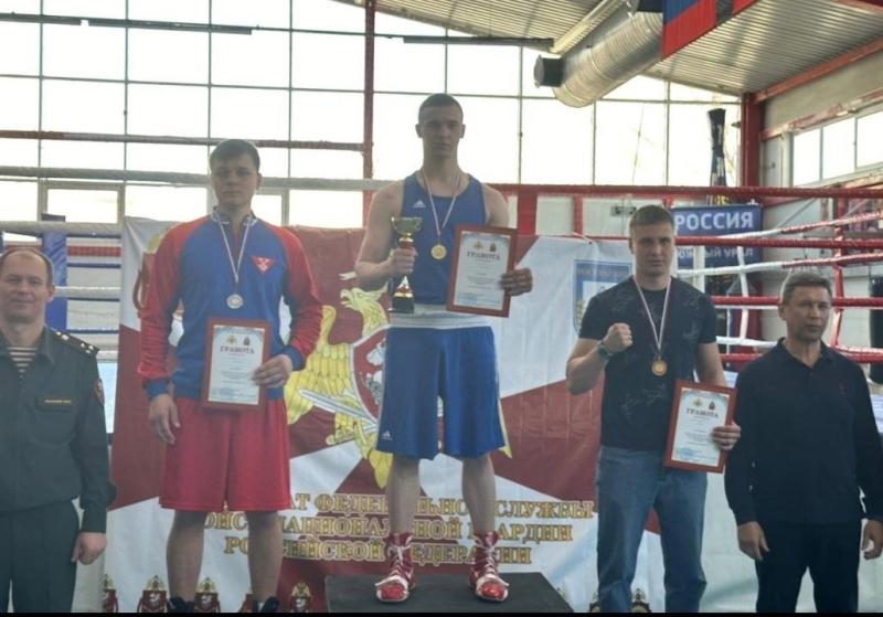Сотрудник Росгвардии из Зауралья стал победителем чемпионата Уральского округа по боксу