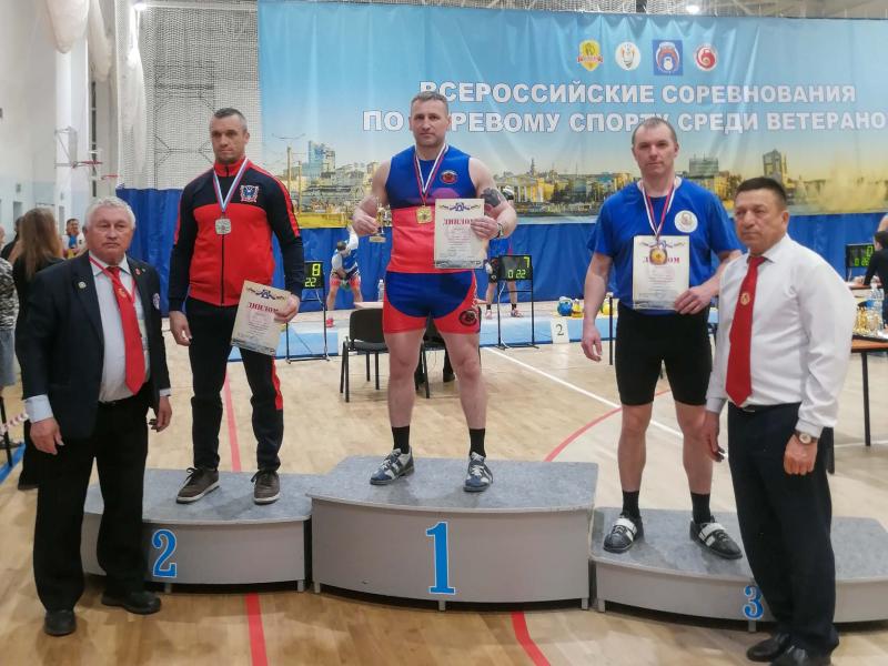 Сотрудник Росгвардии стал победителем всероссийских соревнований по гиревому спорту