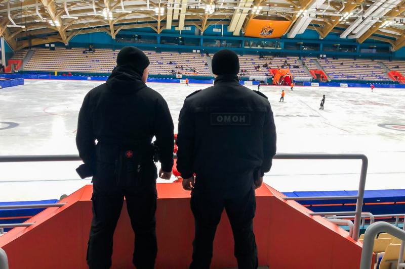 Росгвардия обеспечила безопасность на матчах ВХЛ и Чемпионата России по хоккею с мячом в Кемеровской области