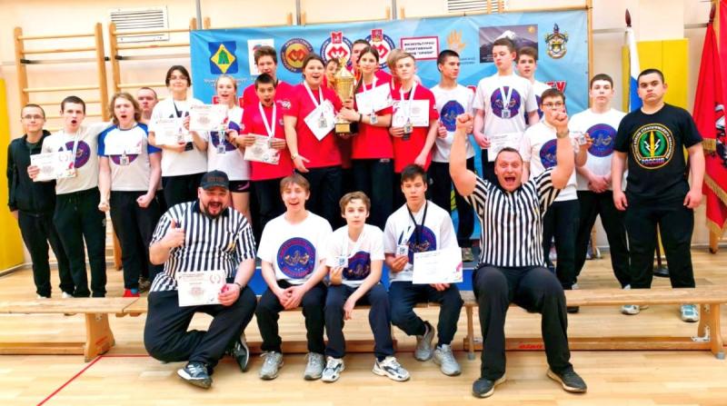 В шестнадцатый раз в Хорошёвском районе российской столицы состоялся турнир по армрестлингу