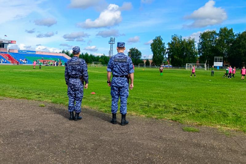 Росгвардия обеспечила порядок на праздничных мероприятиях в Кузбассе