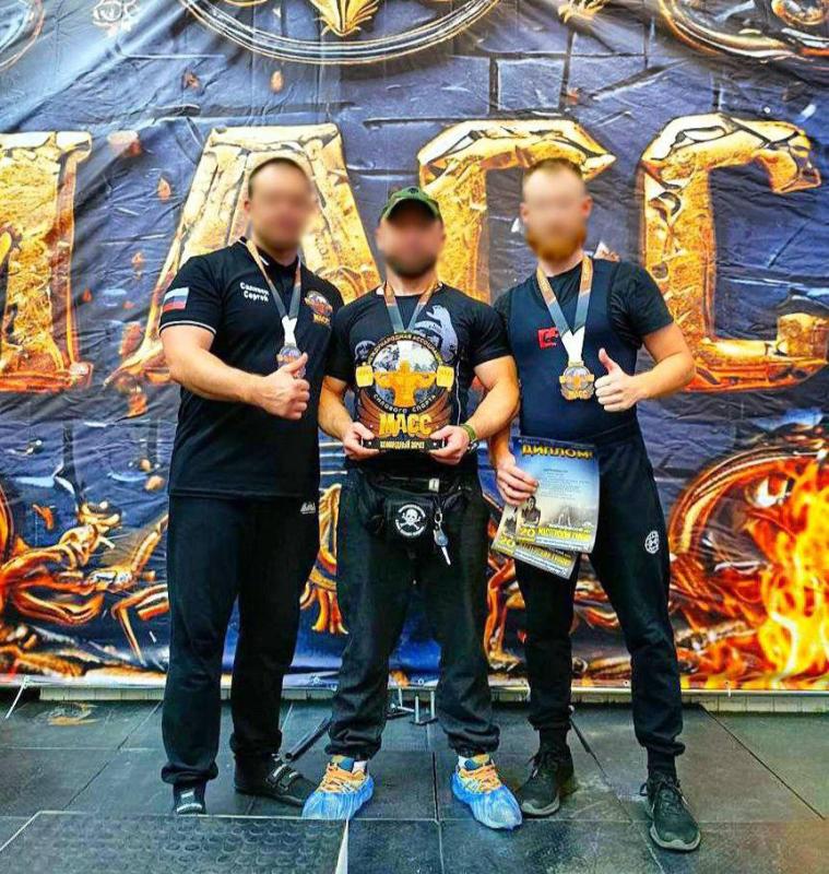 Сотрудники подмосковного главка Росгвардии завоевали «золото» на всероссийском турнире по силовым видам спорта
