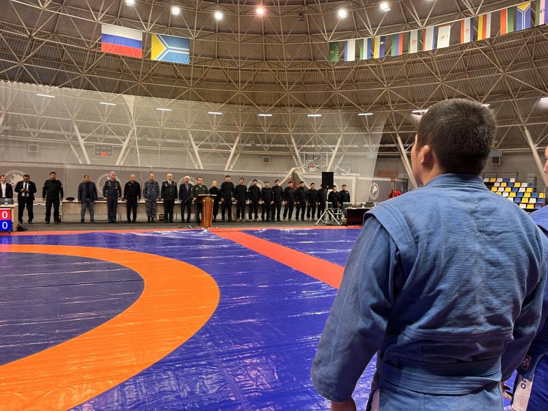 В Туве в памяти сотрудника Росгвардии прошли соревнования по самбо