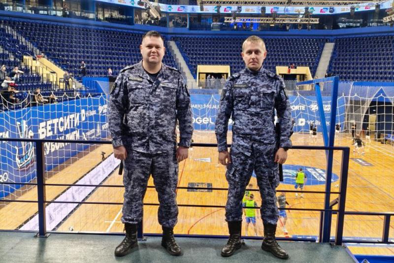 Росгвардейцы обеспечили безопасность проведения Кубка лиги по футзалу в Кузбассе