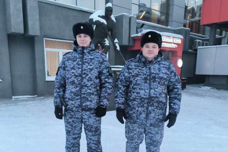 Сотрудники Росгвардии обеспечили правопорядок на хоккейном матче в Кузбассе