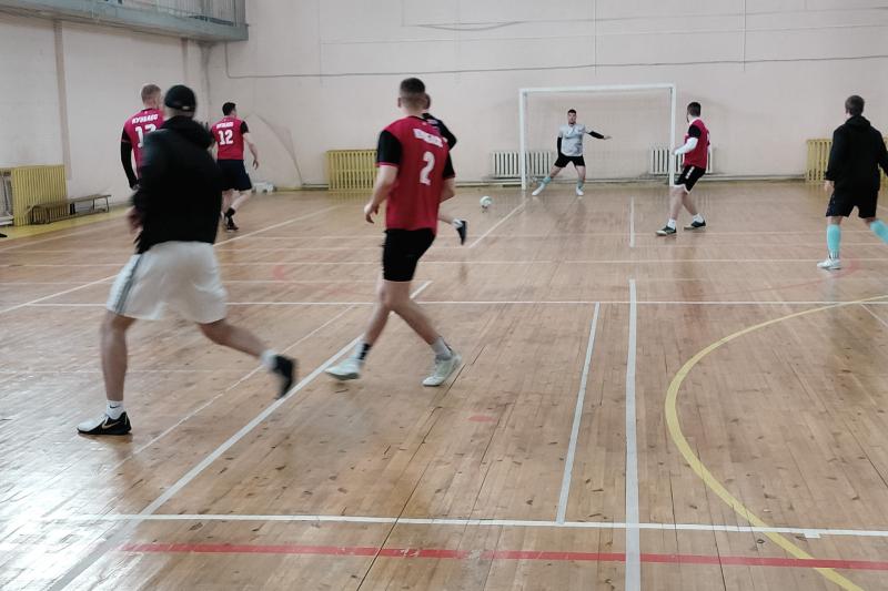 В преддверии 10-летия Росгвардии состоялся памятный турнир по мини-футболу в Кузбассе