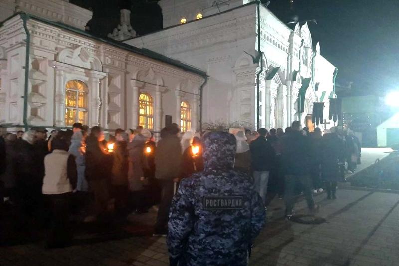 На выходных росгвардейцы обеспечили безопасность во время проведения религиозных и спортивных мероприятий